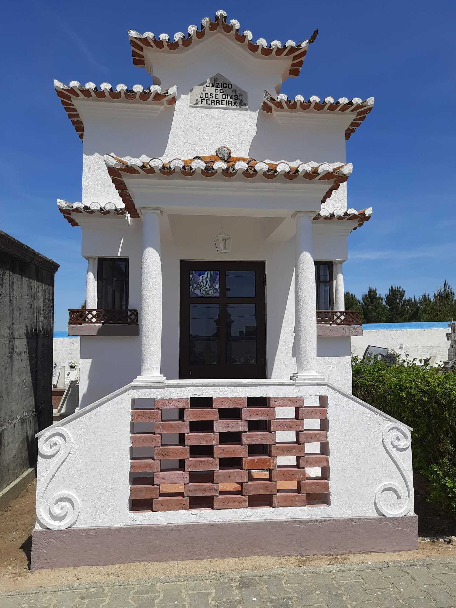 Vende-se Jazigo, excelente estado