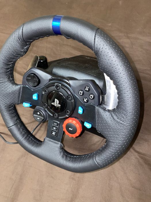 Игровой руль с педалями