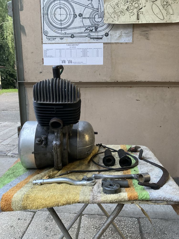 Silnik  Wsk  Wfm  polecam cena za całość.