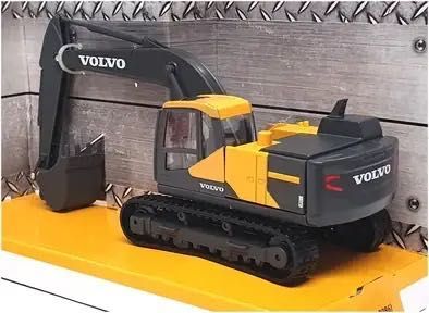 Модель  екскаватора VOLVO EC220E в масштабі 1:50.