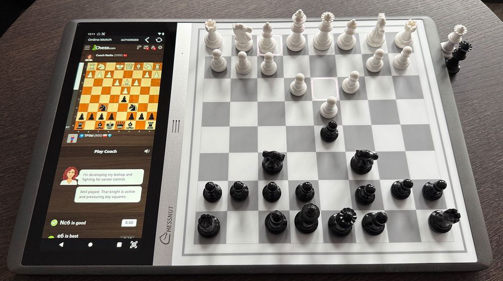 Szachy elektroniczne Chessnut EVO