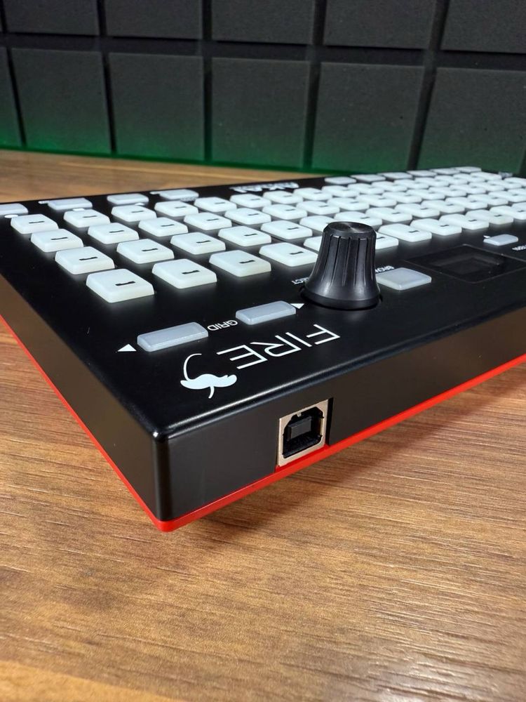MIDI Контроллер Akai Fire