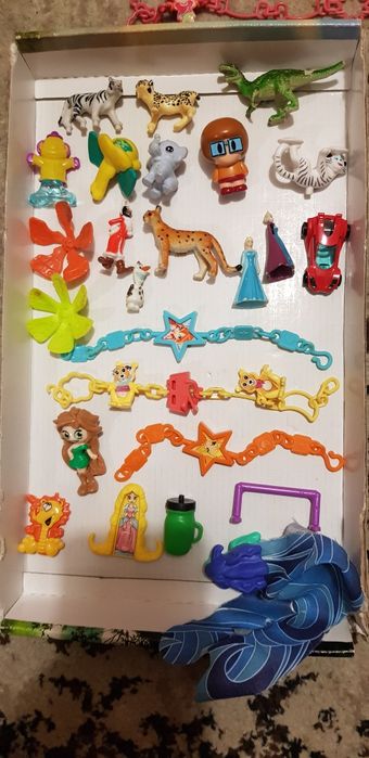 Іграшки кіндер сюрприз та макдональдс