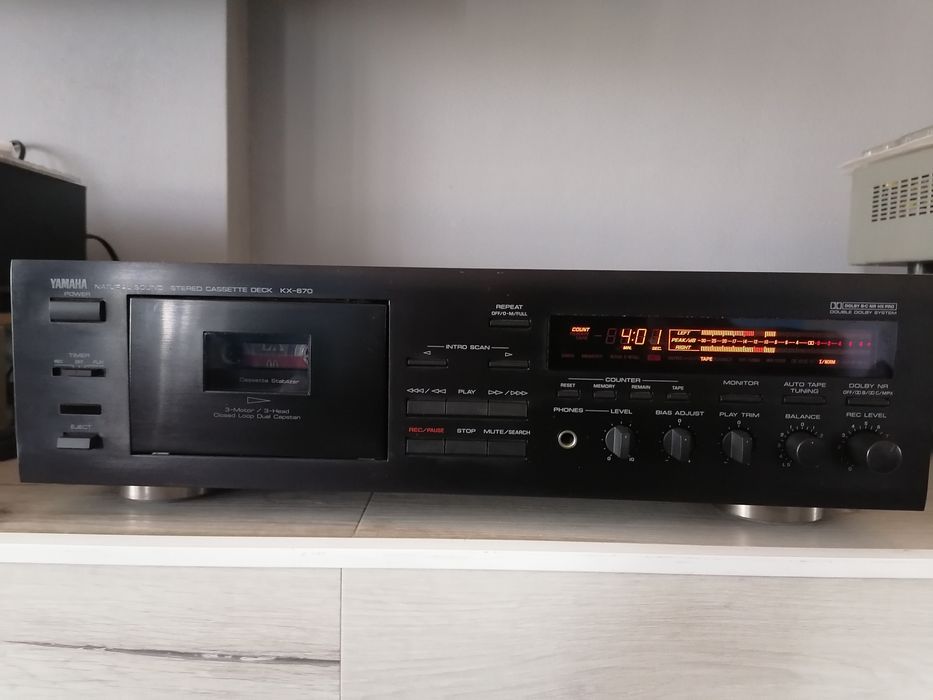 Yamaha KX-670 stereo cassette deck. Кассетная дека
