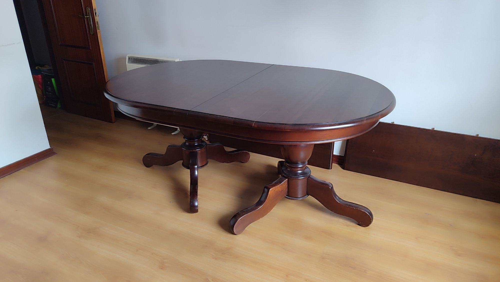 Mesa oval clássica extensível
