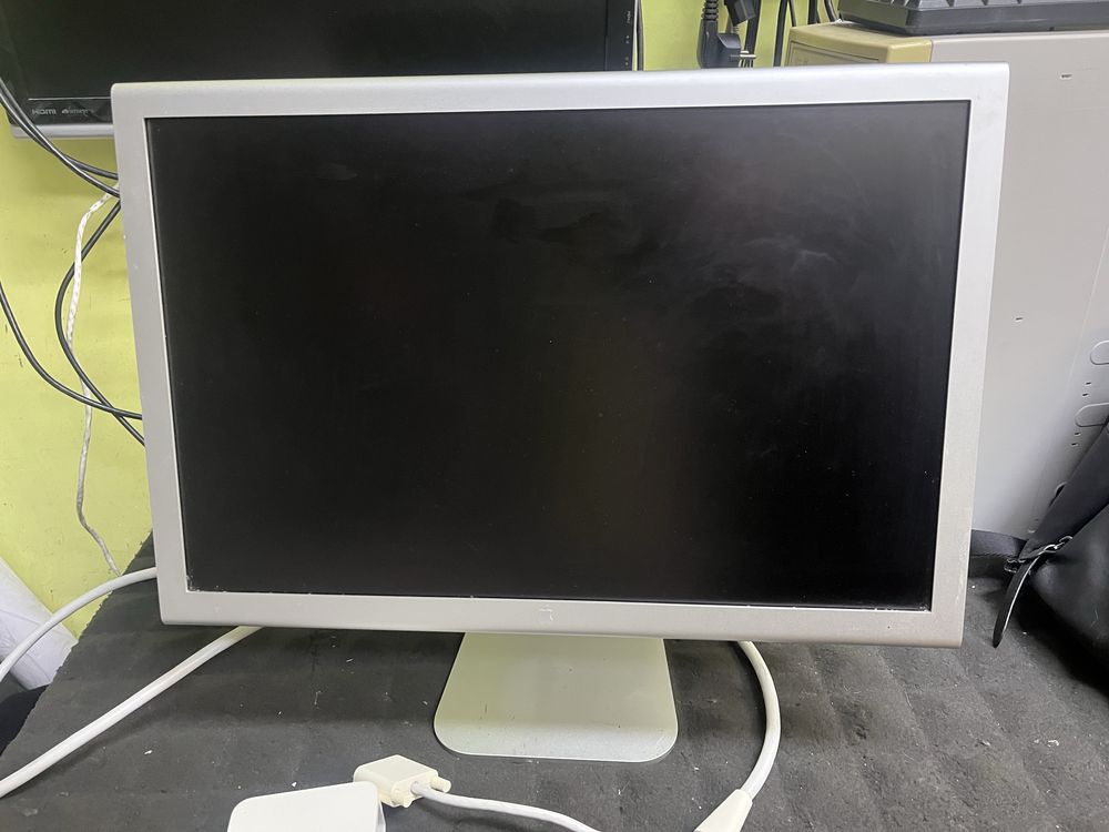 Apple Cinema Display 20 IPS model: A1081