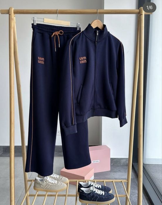 Продам костюм MIU MIU
