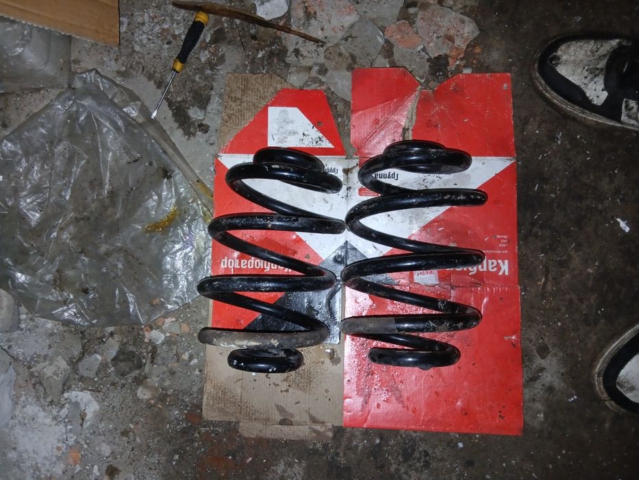 Задиние пружины на Опель омега б(универсал)