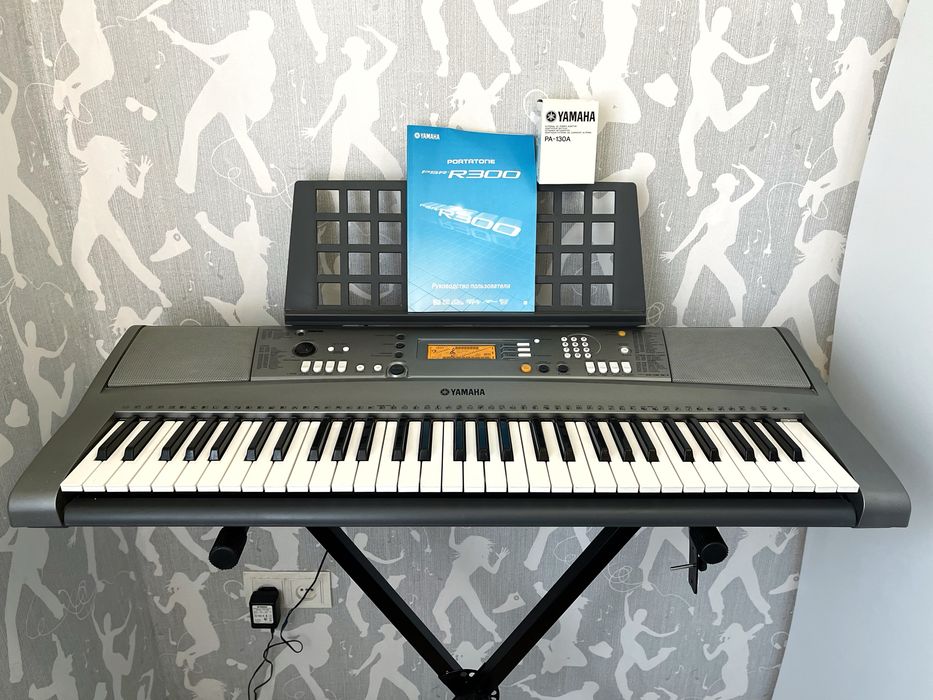 Синтезатор Yamaha R-300!!! Динамічна модель! Піаніно.