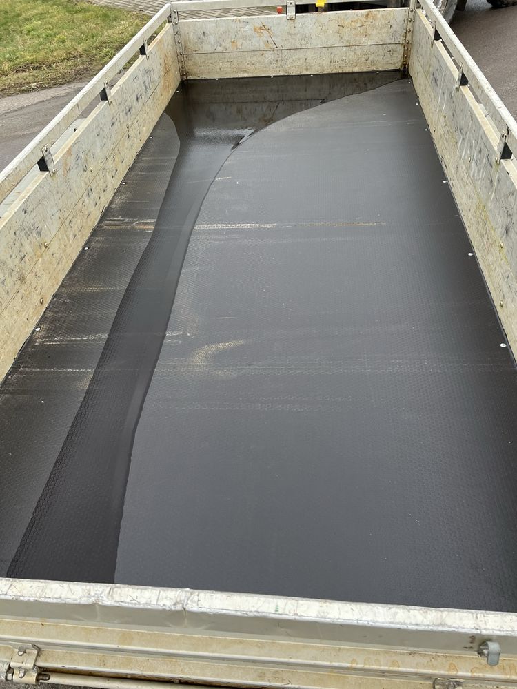 Koch 2010r 1.50x3m aluminiowa skrzyniowa przyczepa 2600 kg
