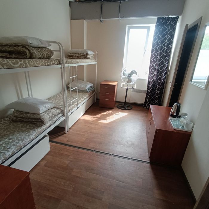 Нові кімнати з кухнею та санвузлом поруч вокзал, шпиталь. Від власника