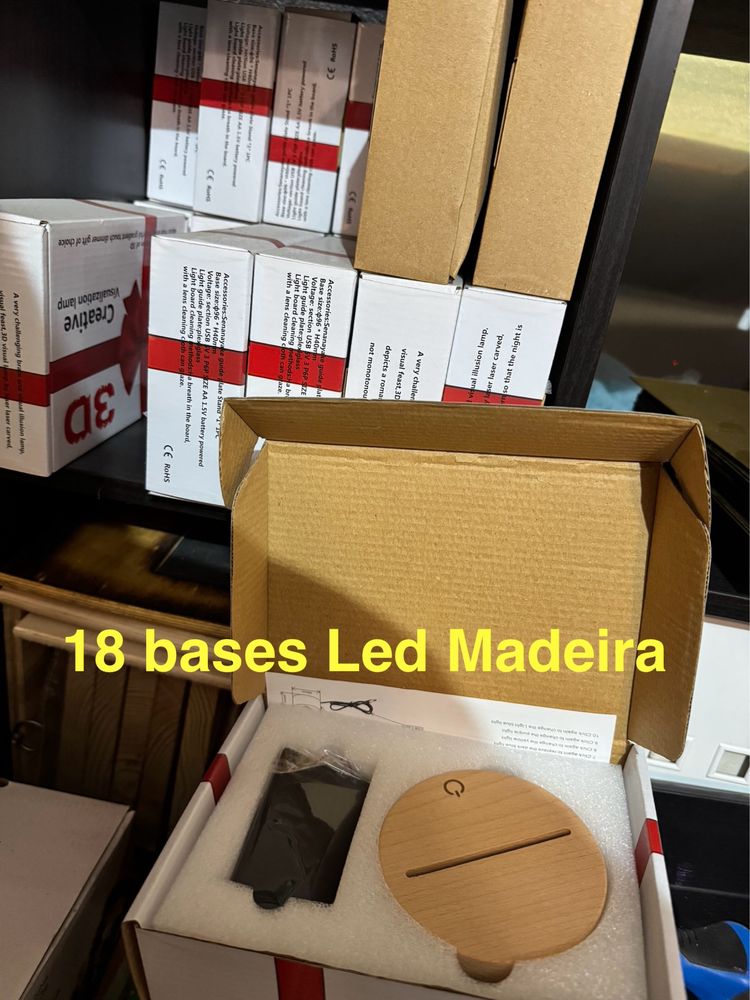 Maquina laser mais material pronto a trabalhar