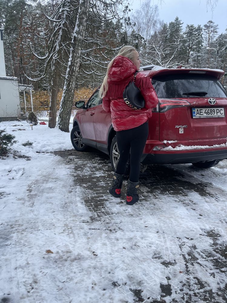 Продам авто 2016 toyota rav4 awd