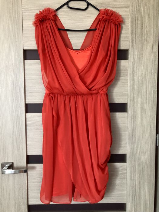 Elegancka, czerwona sukienka wyjściowa S