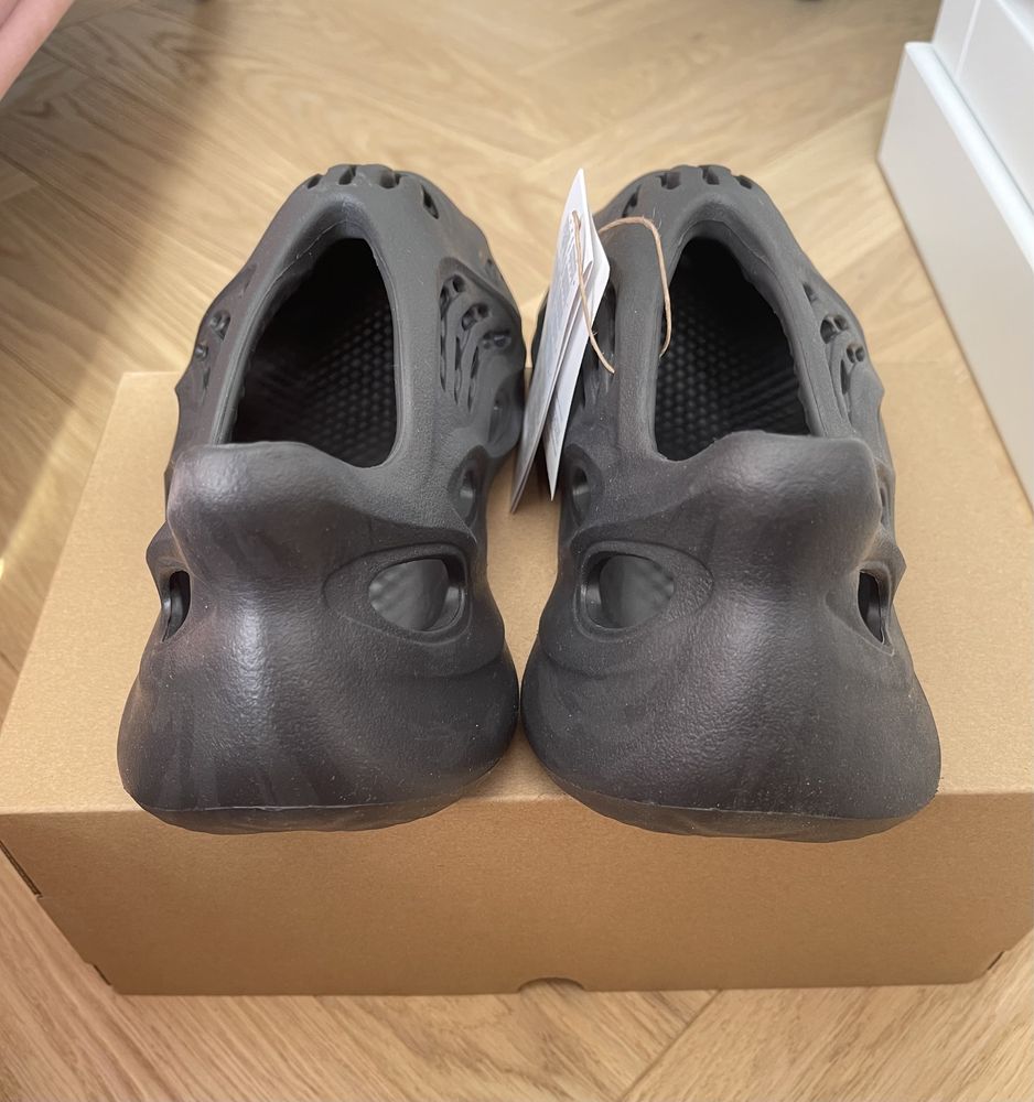 Buty Adidas Yeezy Foam Runner Onyx 40,5
