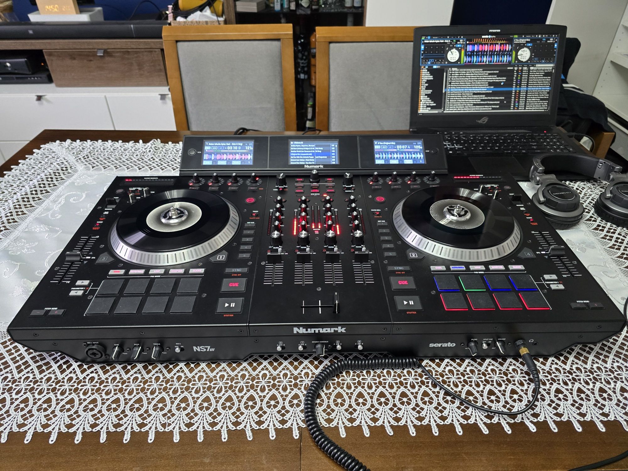 Konsola DJ Kontroler Numark NS7 III + 3 ekrany