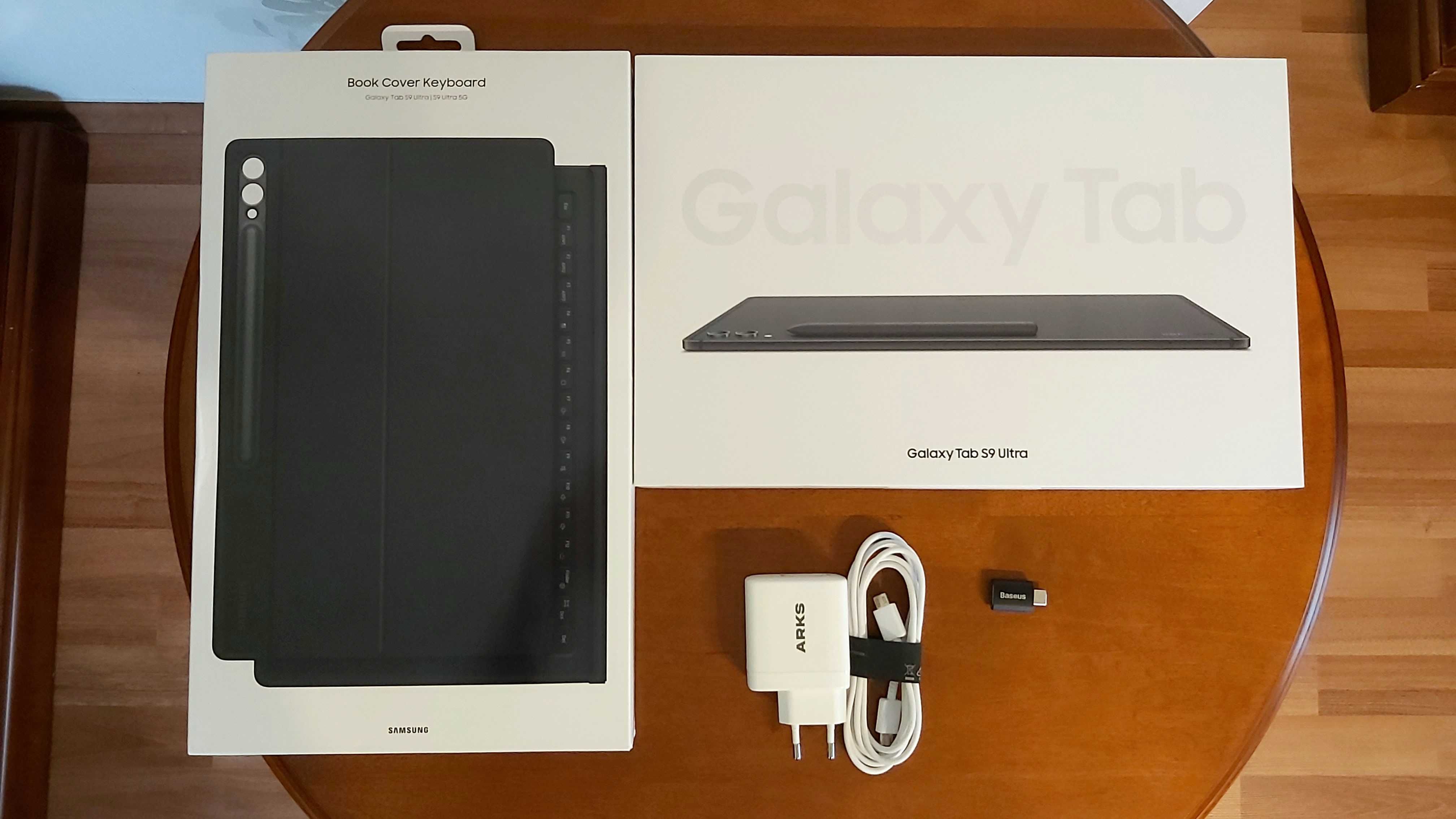 Samsung Galaxy Tab S9 Ultra + Book Cover Keyboard + dodatki
