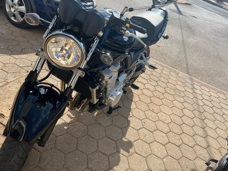 Vendo mota Suzuki bandit 2011