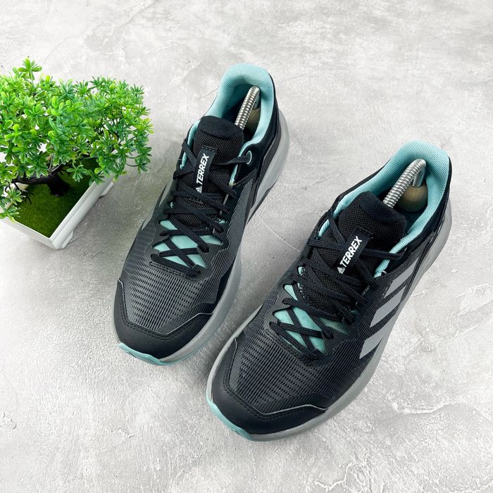 Кроссовки Adidas 40,5