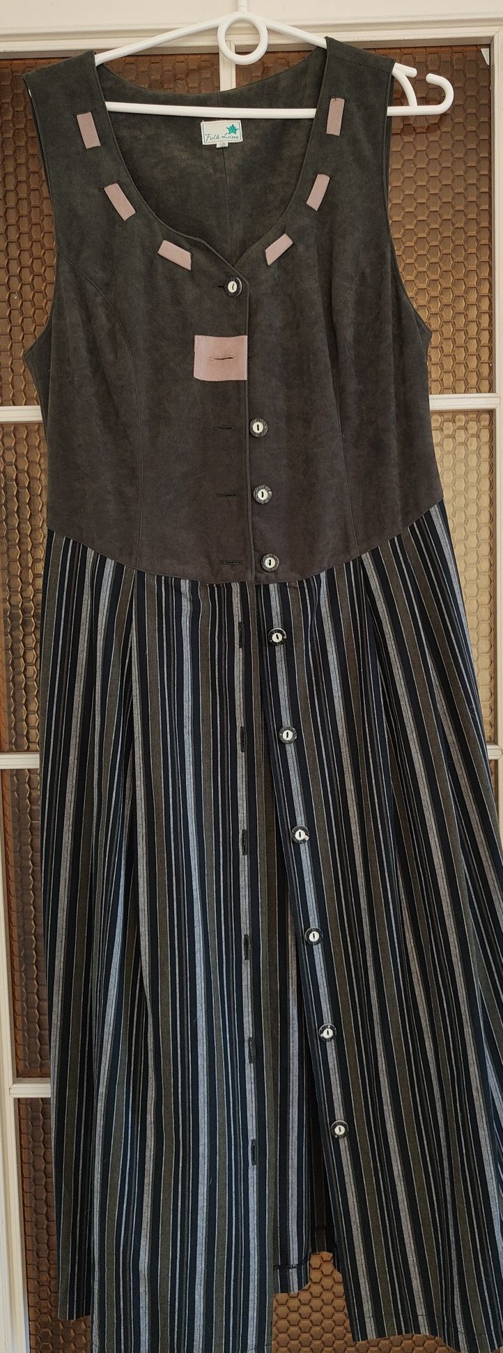Sukienka w stylu bawarskim