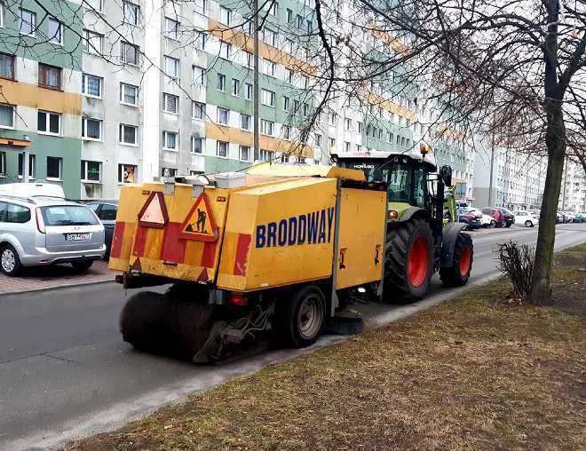 Wynajem Ciągnik+ zamiatarka  Broddway Dostępne od Ręki