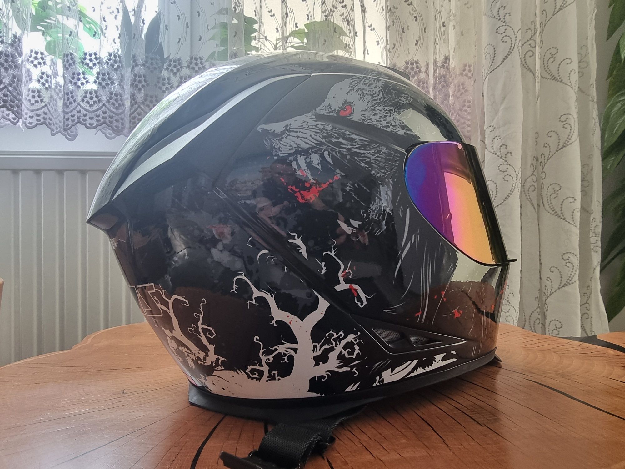 kask motocyklowy AIS