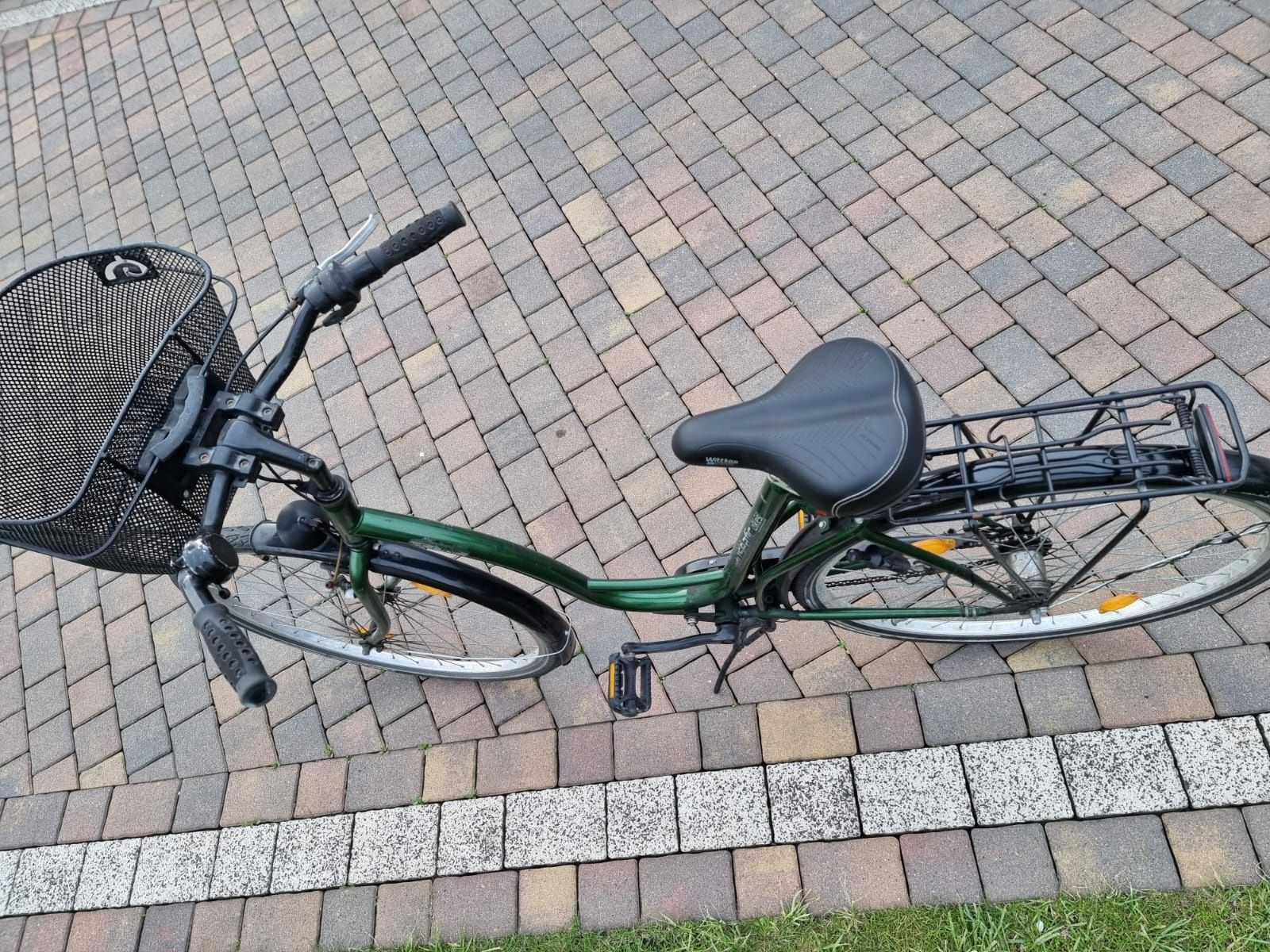 Sprzedam rower damski z koszyczkiem