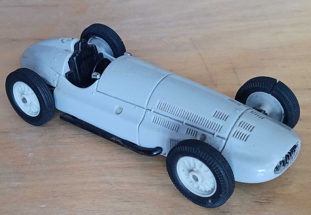 Mercedes-Benz W154 Mobil Racing Collection Corgi