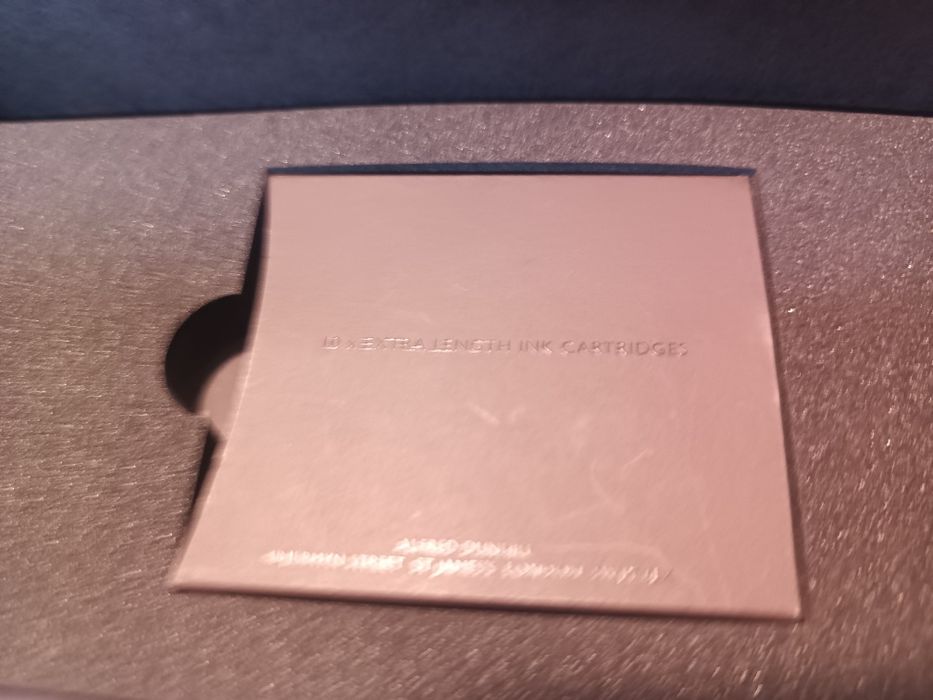 Caneta Dunhill AD2000 – Ponta Fine – Com Caixa + Oferta Carteira