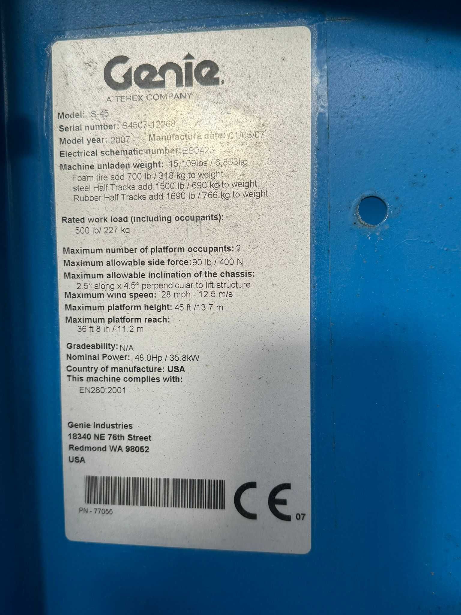 Terenowy podnośnik teleskopowy GENIE S45, 15,8 m. netto: 59.000 PLN.