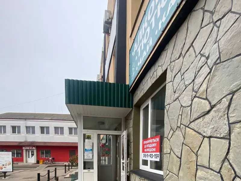 частина неж приміщення, с. Ратне, вул. Соборна (1-го Травня), буд. 1