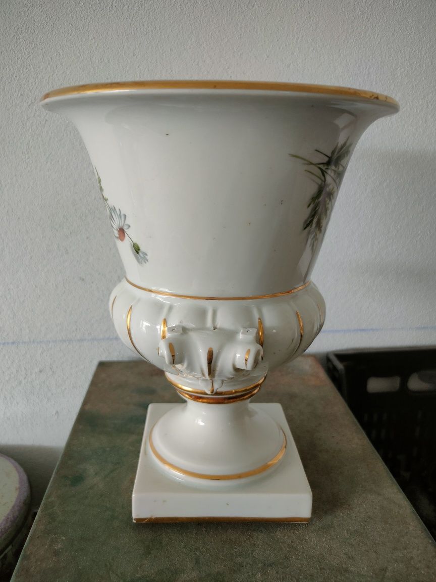 Vaso/jarra/pote para flores.