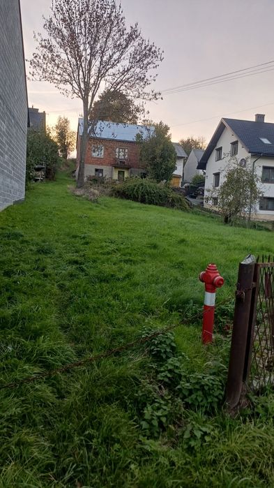 Działka z domem w spokojnej okolicy