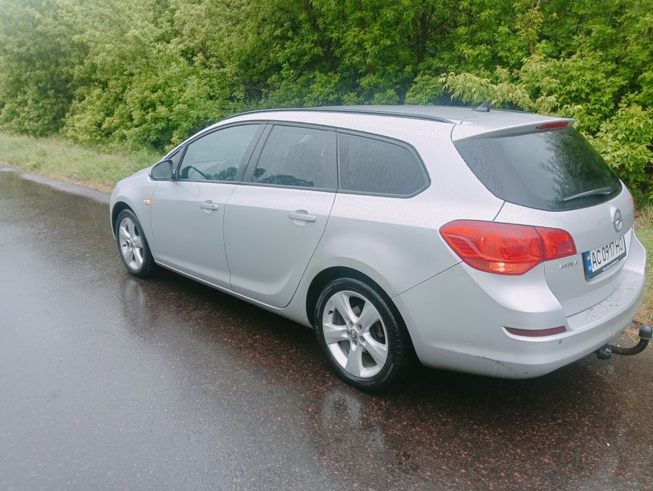 Опель Астра j.2011рік