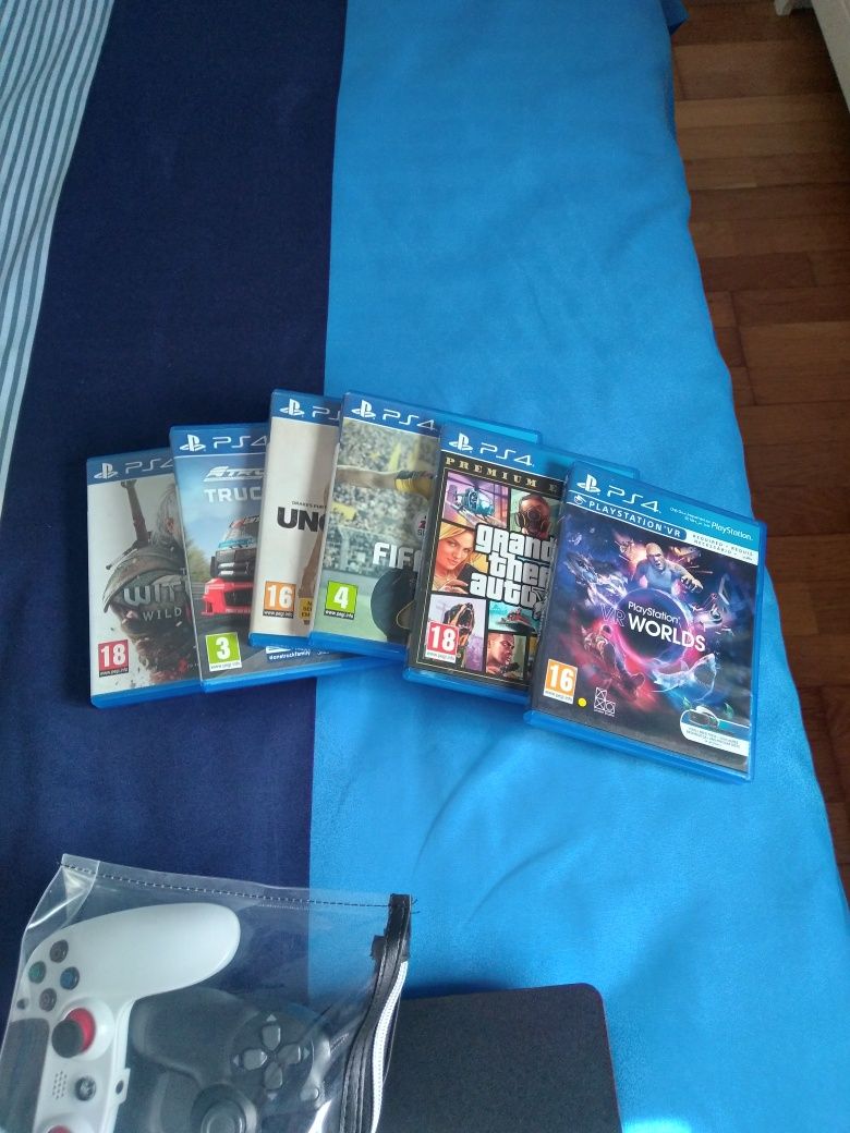 Playstation 4 com 6 jogos