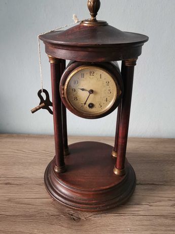 Zegar portykowy marki HAU XIX - XX wiek