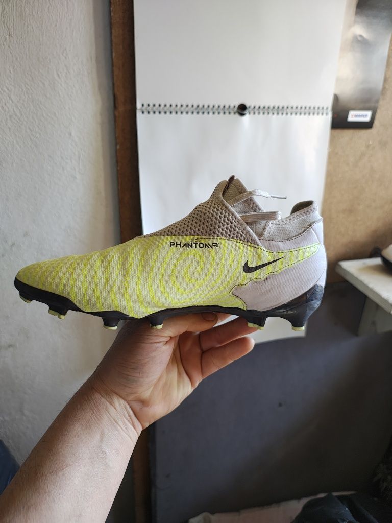 Korki pół profesjonalne Nike Phantom. Rozmiar 40. Wkładka 25cm