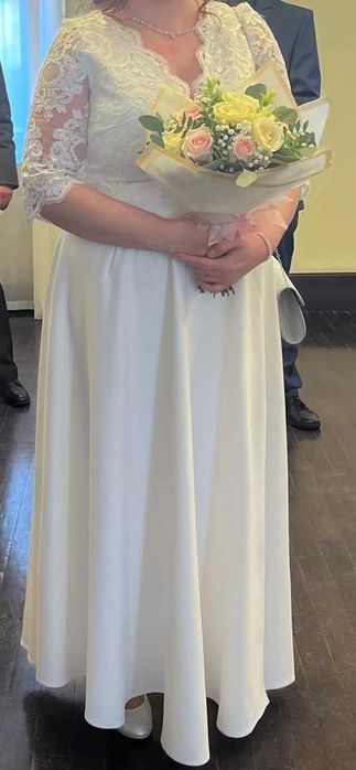 Suknia ślubna z bolerkiem