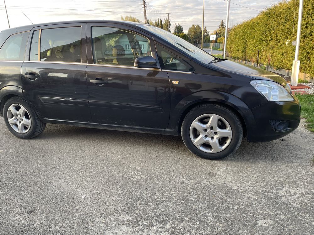 Opel Zafira 2008, 1.9 CDTI, 7 osobowy, hak