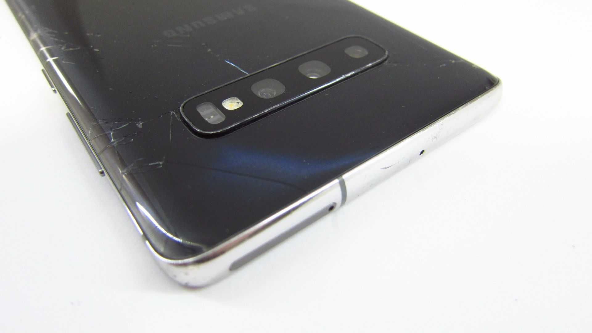 Samsung Galaxy S10+ G975F/DS 8/128Gb Black