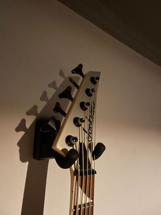 Jackson JS3V Concert bass