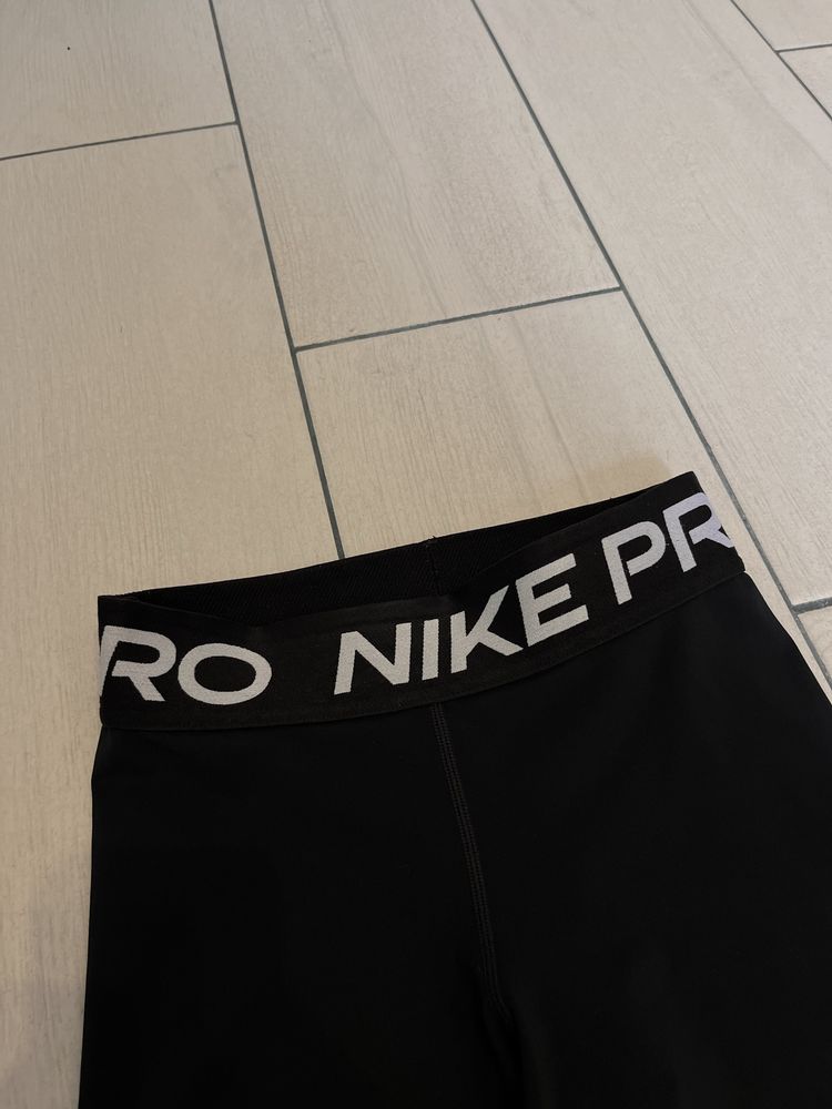 Женские шорты nike pro