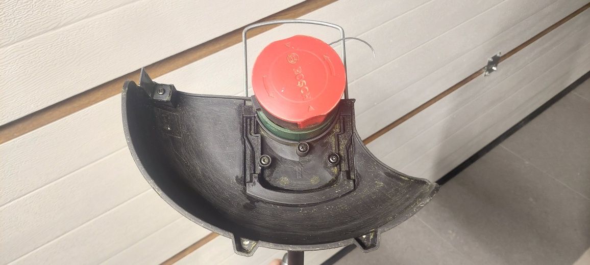 Podkaszarka akumulatorowa 26 cm EASYGRASSCUT 18V-26 BOSCH (korpus)