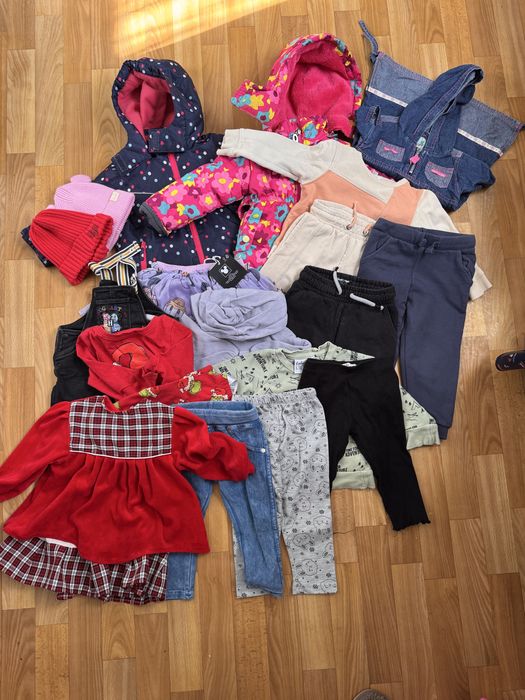 Великий набір одягу на дівчинку 80-86 розмір: куртки, шапки, костюми