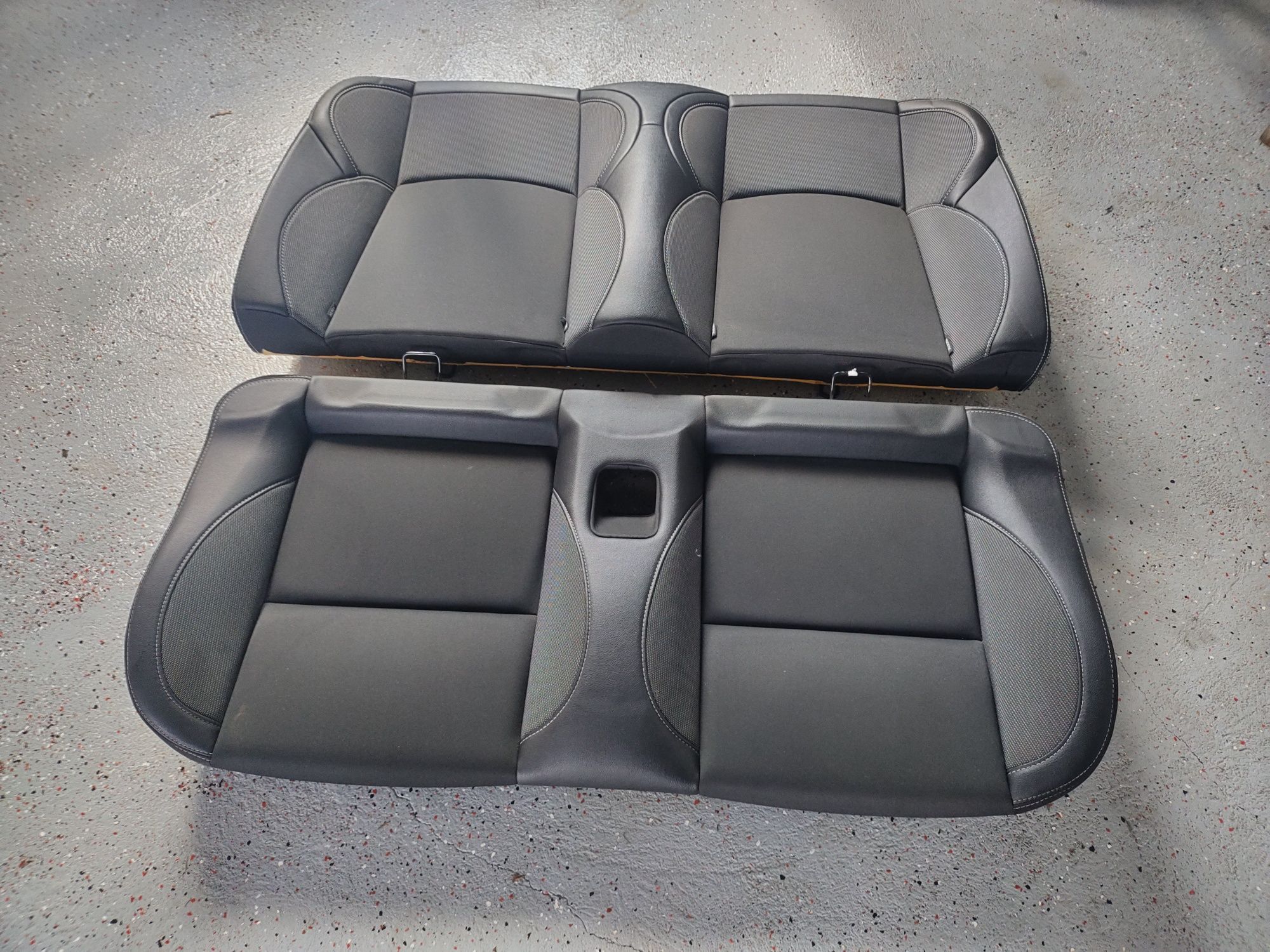 Fotele półskóra Renault Megane 3 2012 r CC bardzo ładne