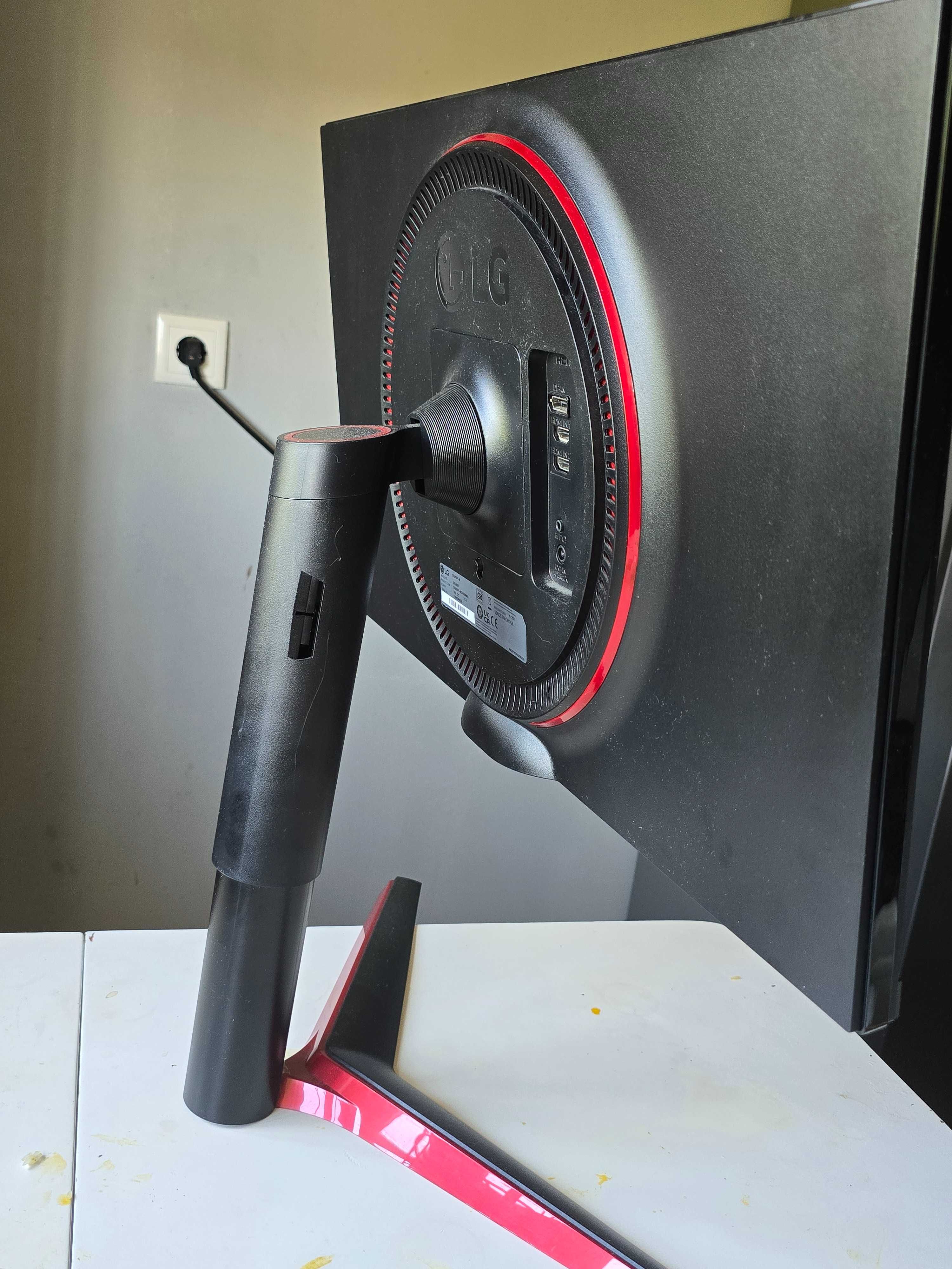 OPORTUNIDADE - Monitor LG 144Hz FreeSync
