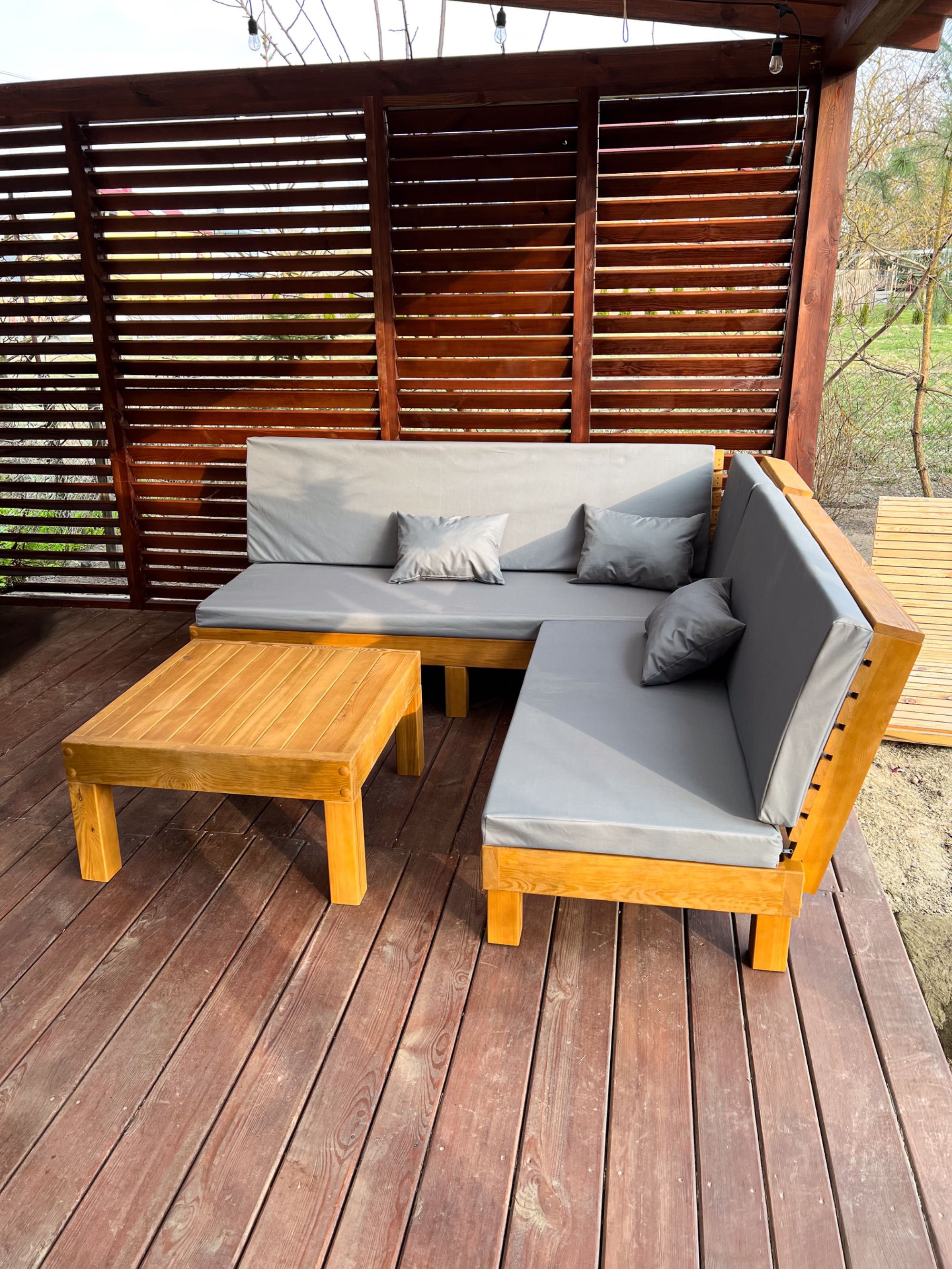 Narożnik ogrodowy zestaw sofa stolik kawowy ława drewno drewniany