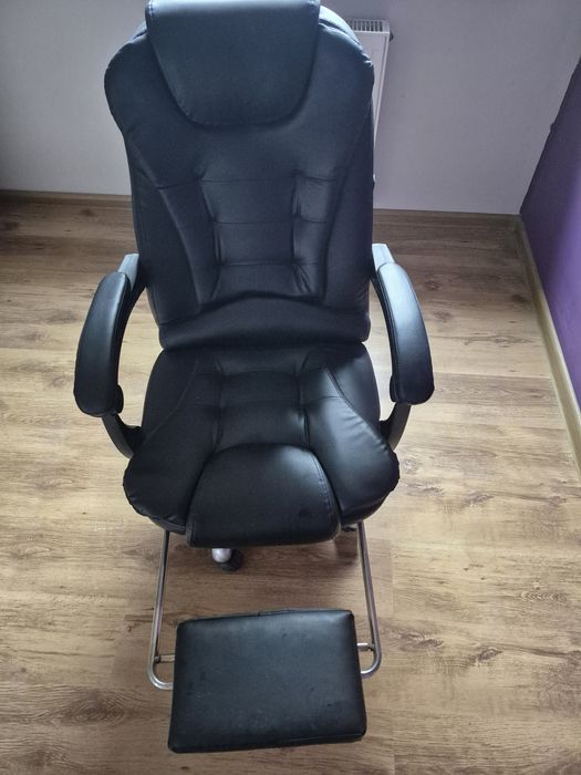 Fotel biurowy z funkcją masażu