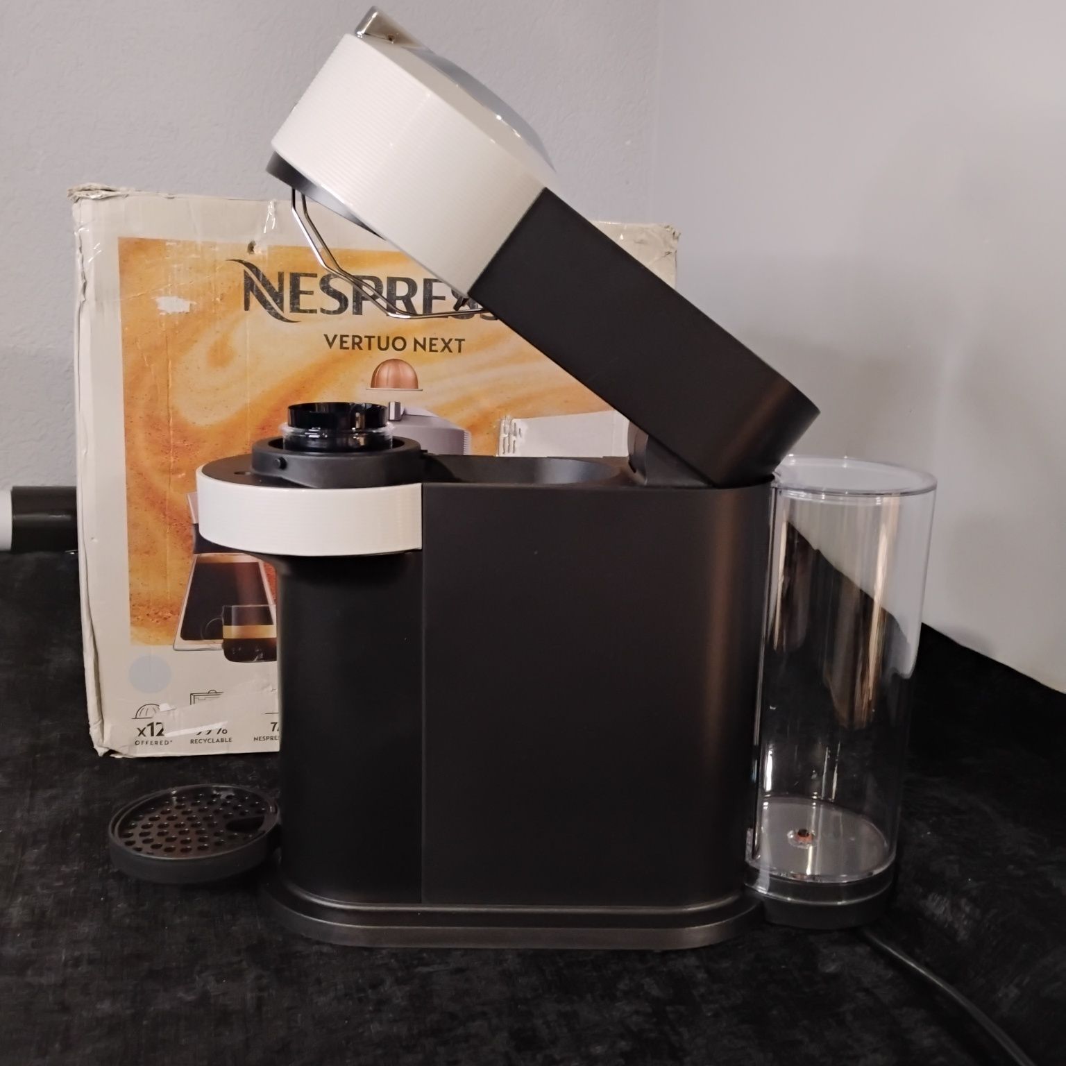 Nowy Express do kawy kapsułowy Nespresso Vertuo Next pojemność  1,1 L
