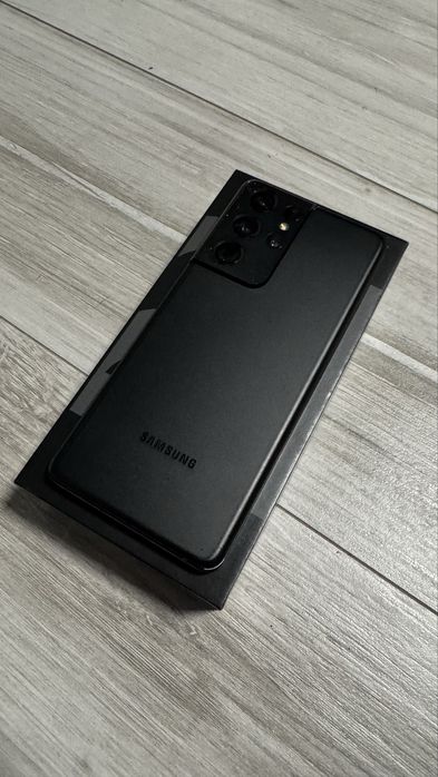Samsung S21 Ultra 256/12Gb Czarny. Stan bardzo dobry. 5 etui i pudełko